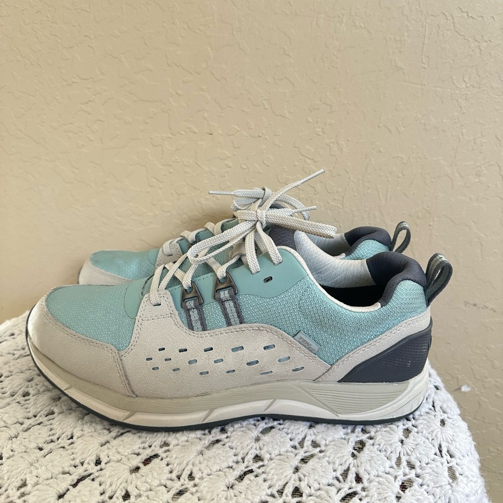 LL Bean Gray Green Comfort Fitness Walking Shoes Women's Size 11 Medium